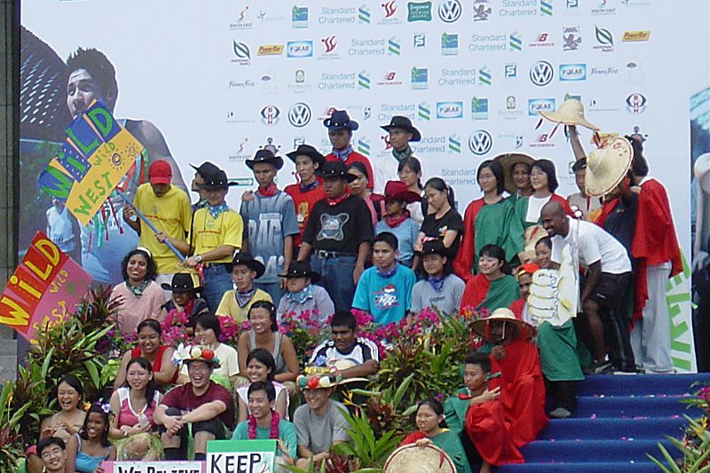 The Standard Chartered Singapore Marathon: excited spectators in the stands