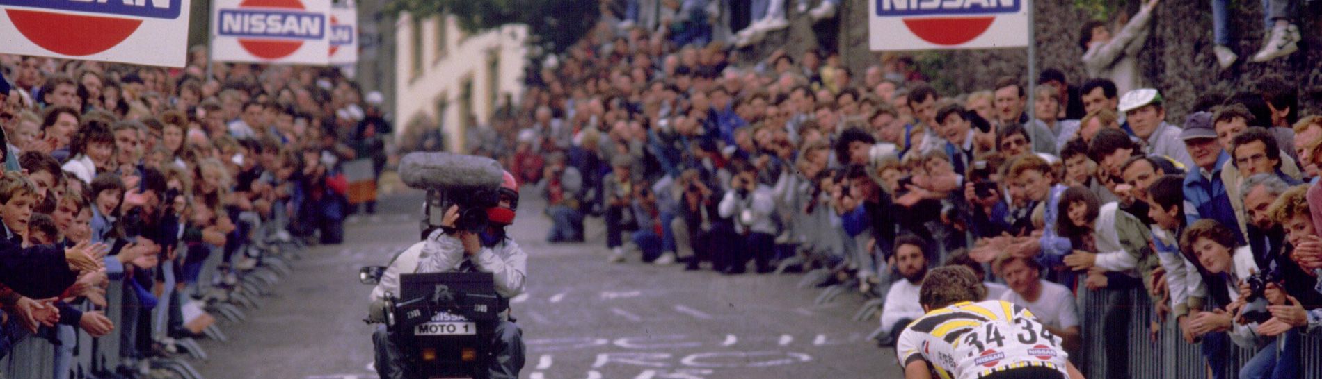 Tour of Ireland: Tour de France style crowds of spectators