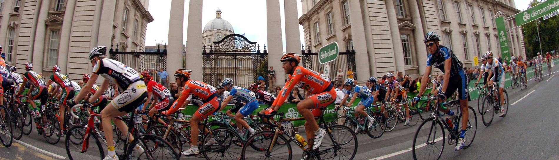 Tour of Ireland: riders in Dublin